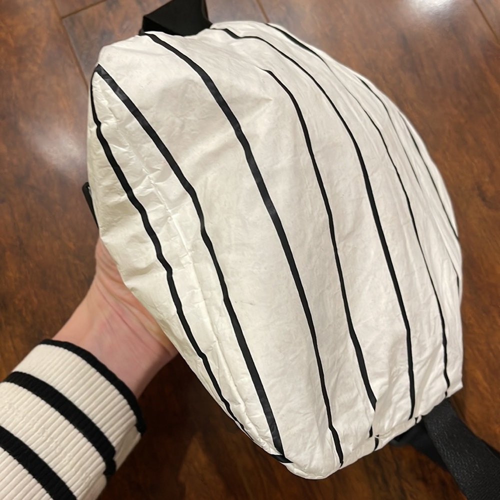 ALOHAS White and Black Men's Bag - Picture 5 of 5